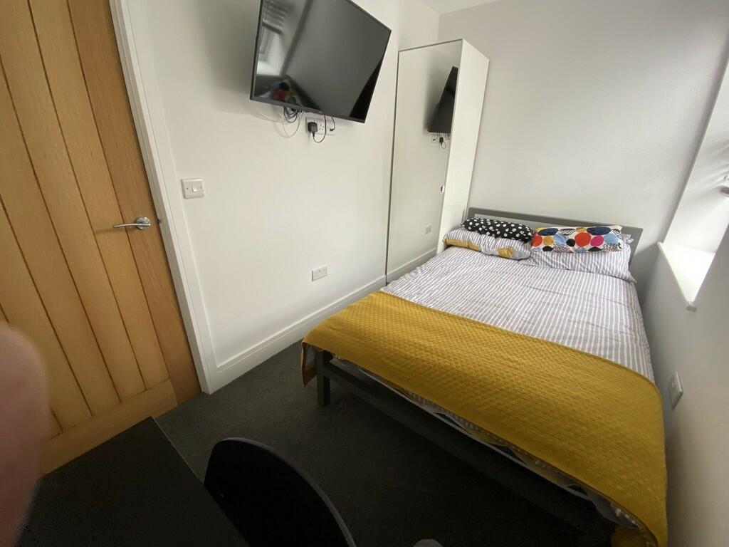 f6 BEDROOM 3