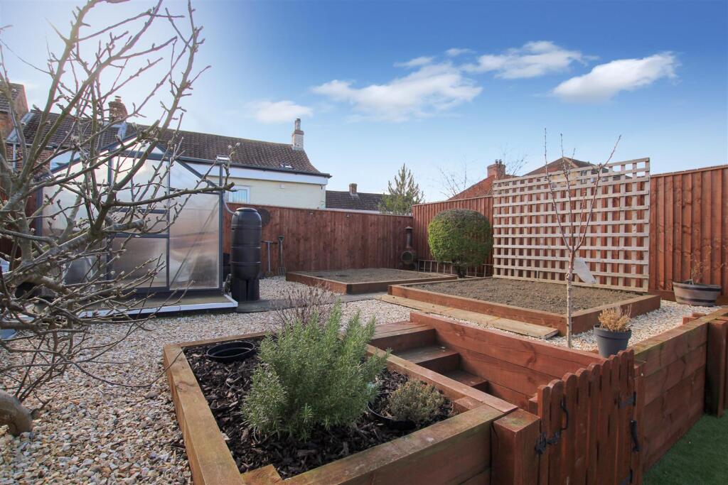 Garden - b.JPG