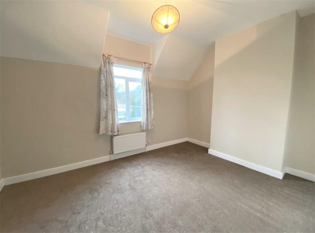 Bedroom 1.jpg