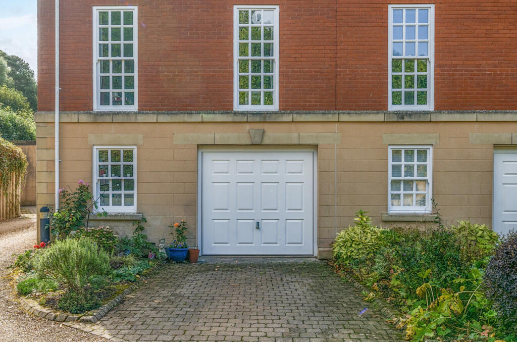 Garage &amp; Parking