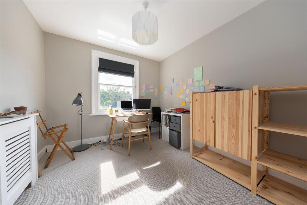 Elmsdale Road E17