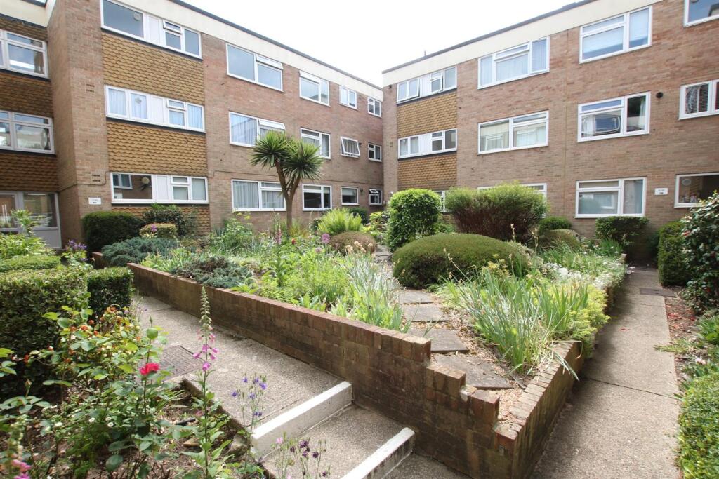 Courtyard garden.JPG