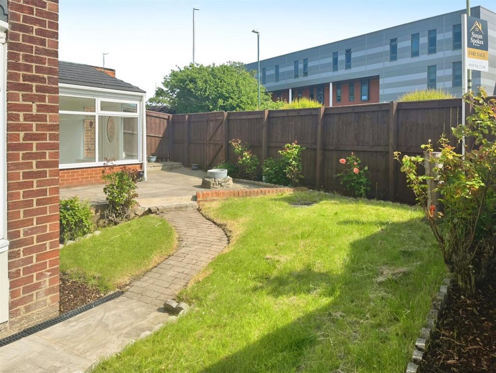 e802c8fc-OUT 204.jpg