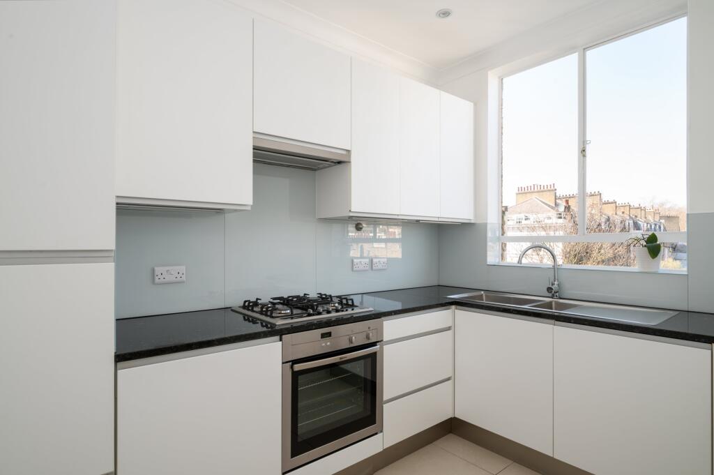 Warwick Square,19B-P