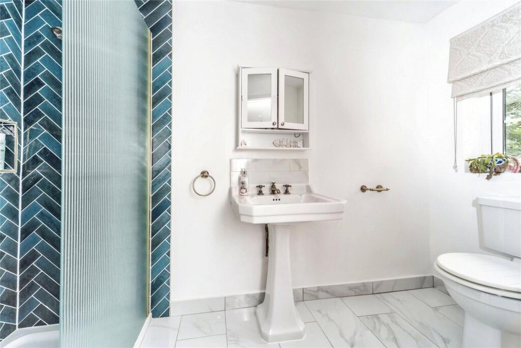 En-Suite 2