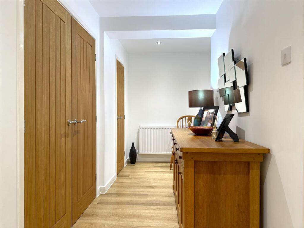 Inviting Reception Hall 042
