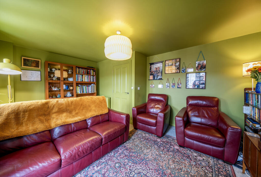 1364323-12-68e639...