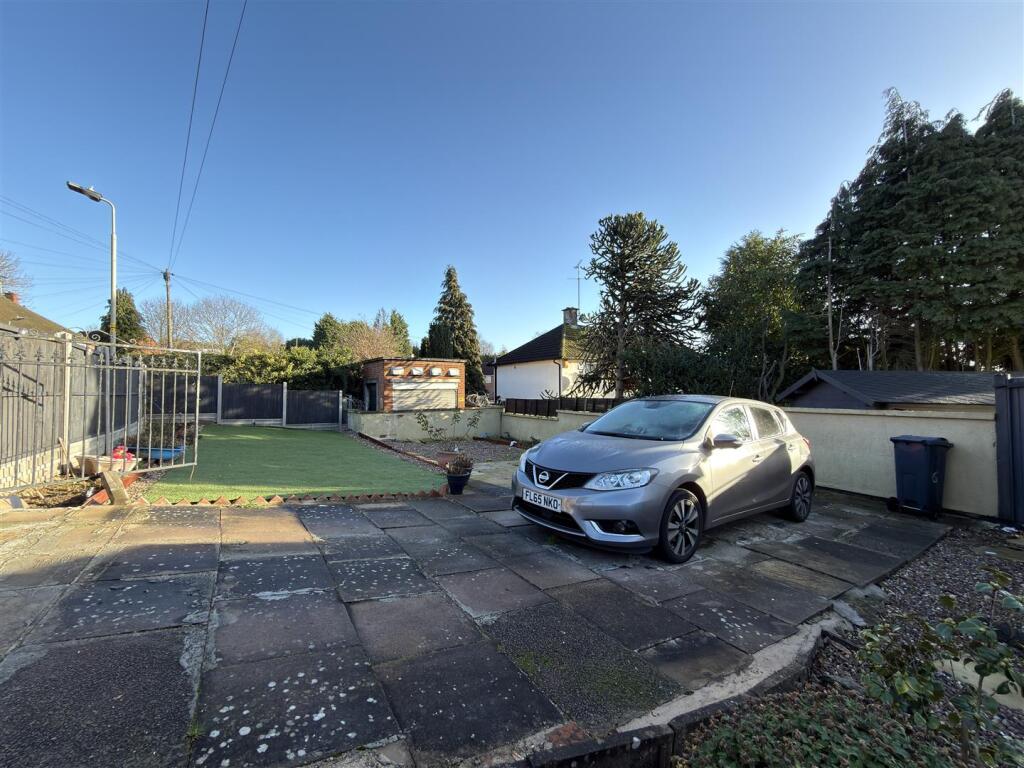 FRONT GARDENS