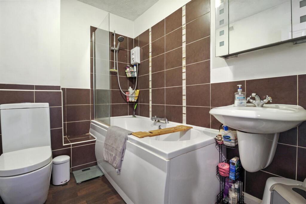 Woodsdale Court, 6_11.JPG