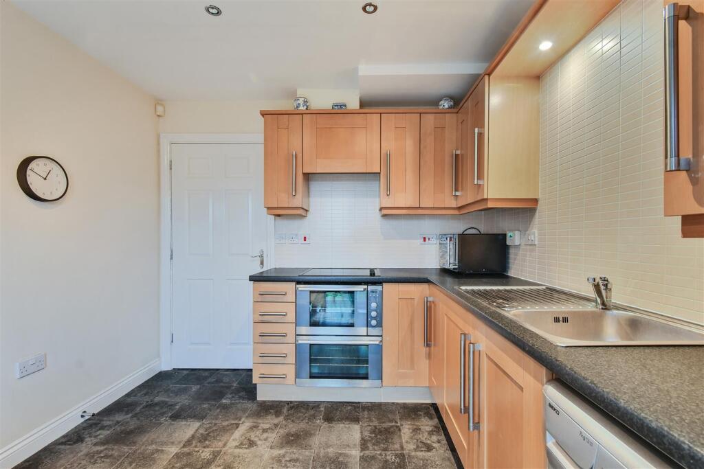 8 George Long Mews Kitchen.jpg