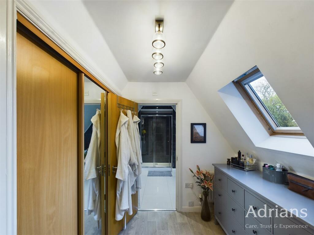 DRESSING AREA