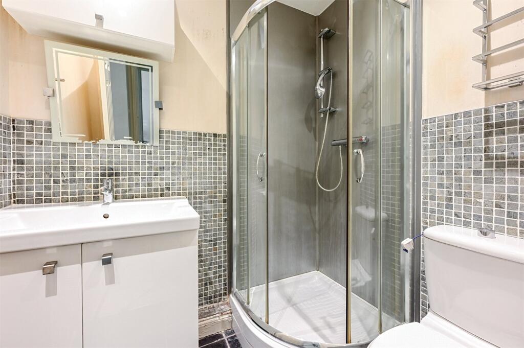 En-Suite Shower