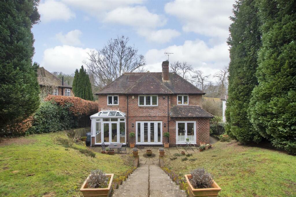 Garden to House.jpg
