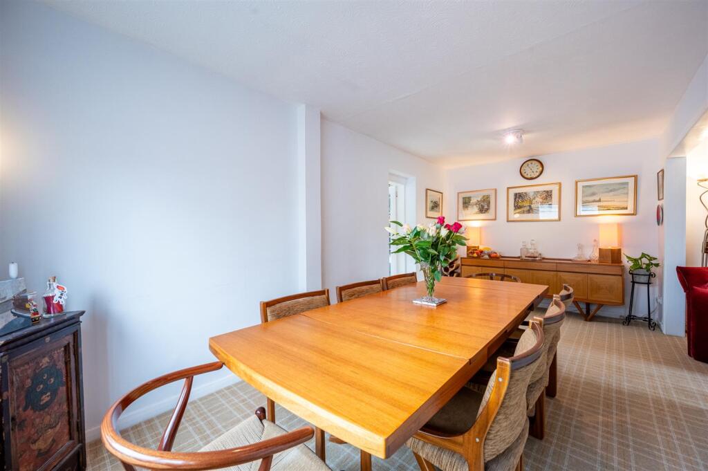 Dining Room.jpg