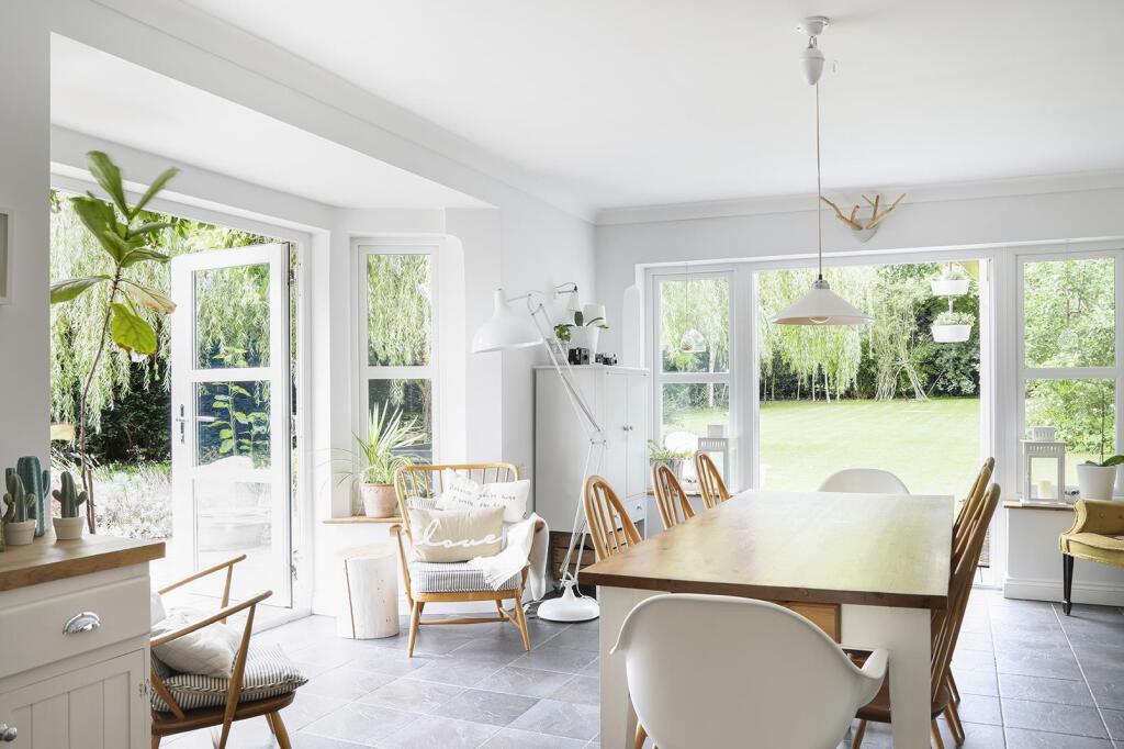 dining_room_06.jpg