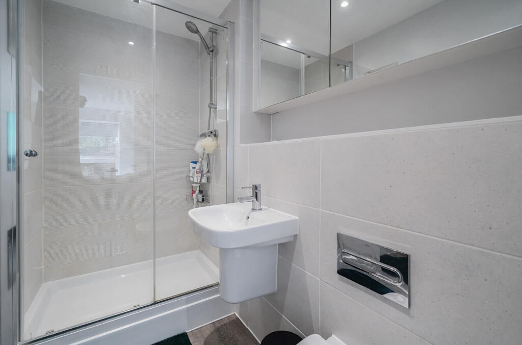 1320804-4-6867f68...