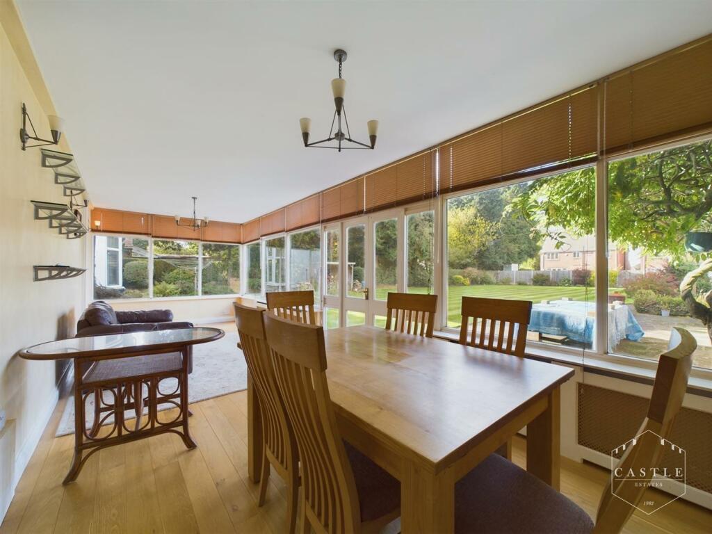 GARDEN ROOM