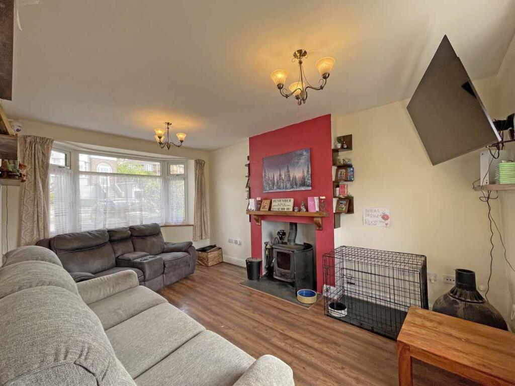 Kiel Place 5 - Lounge Front.jpg