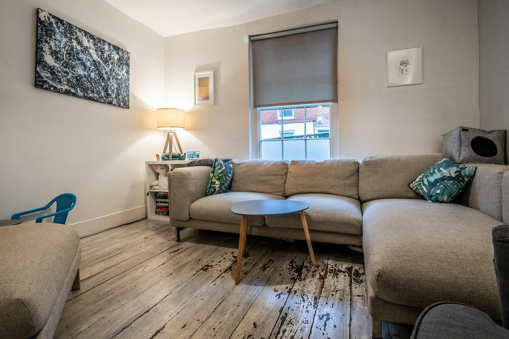 39 Lower North St...