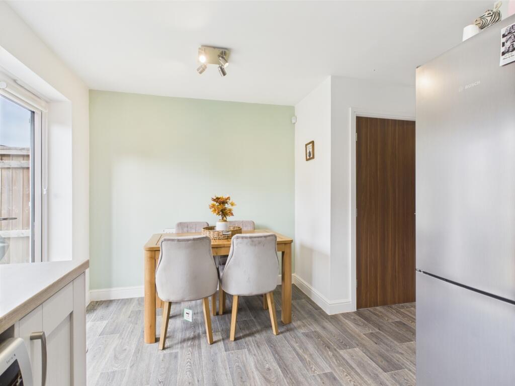 CAM04634G0-PR0034-STILL008