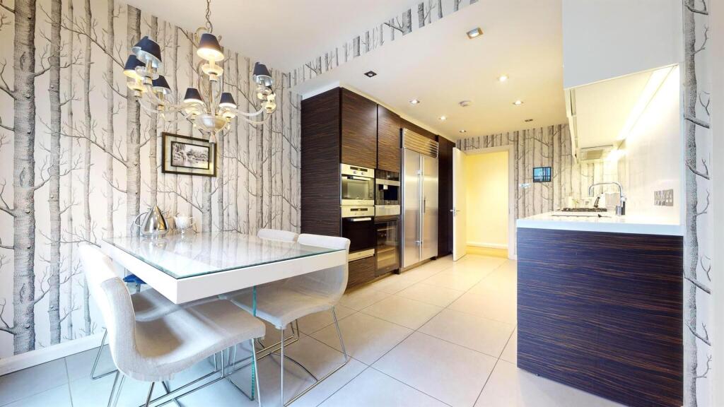 Property for sale in Waterside Point by Barrain Lo