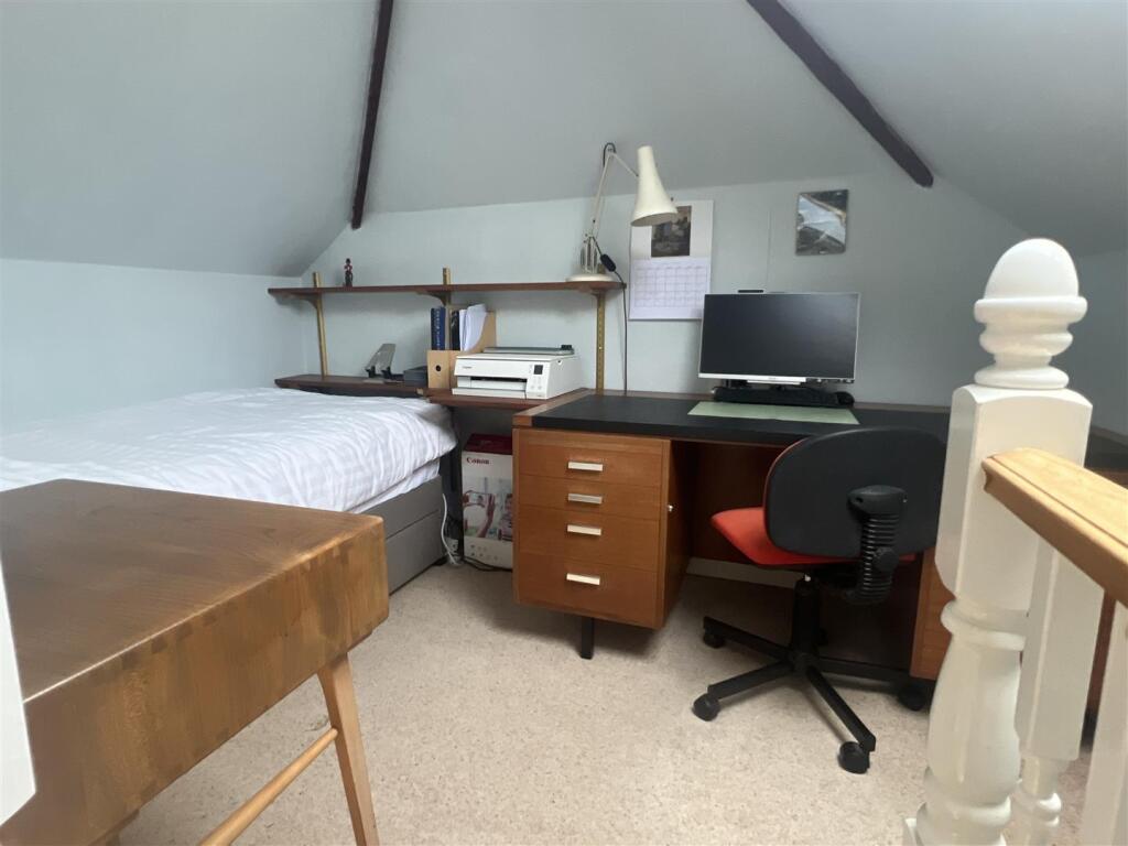Bedroom 3/Office