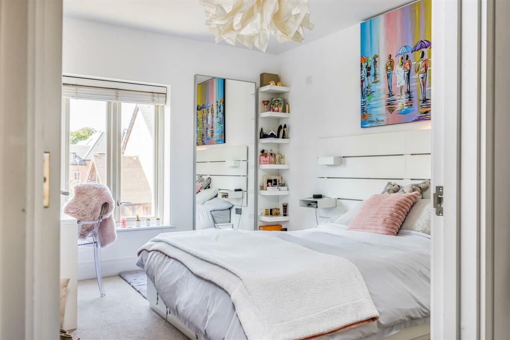 2 Charlotte Avenue, Chichester-Small-PorticoMarket
