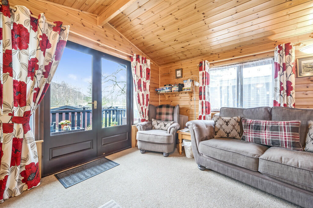Living / Dining R...