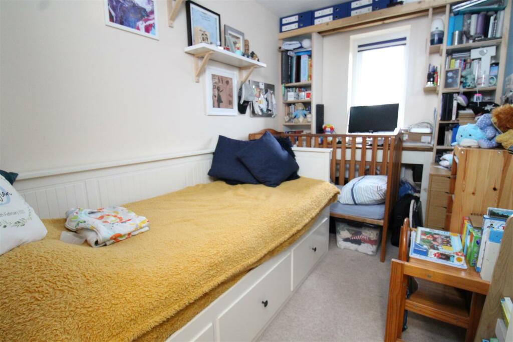 bedroom 3.JPG