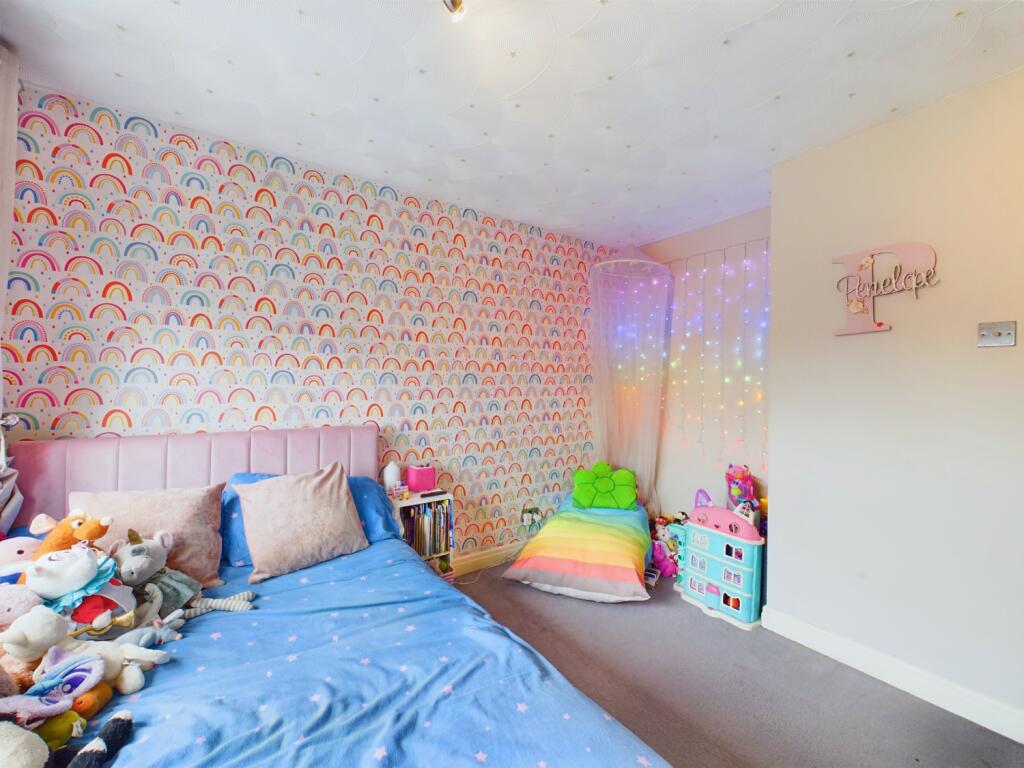 CAM03162G0-PR0130-STILL034