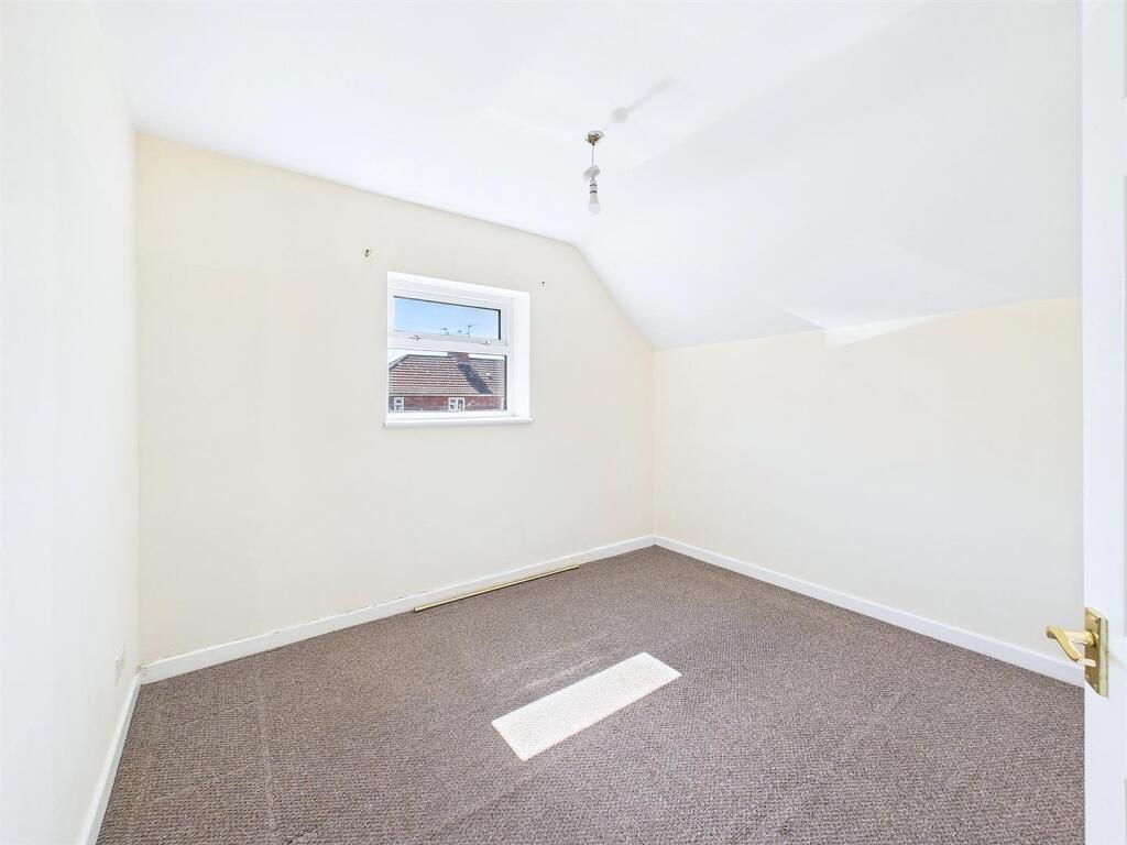 11 - Two Flats for Auction, Fishponds, Bristol.jpg