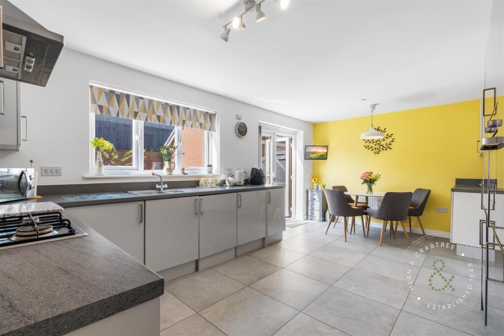 Int, Heol Bennett, Hern Crabtree (10).jpg