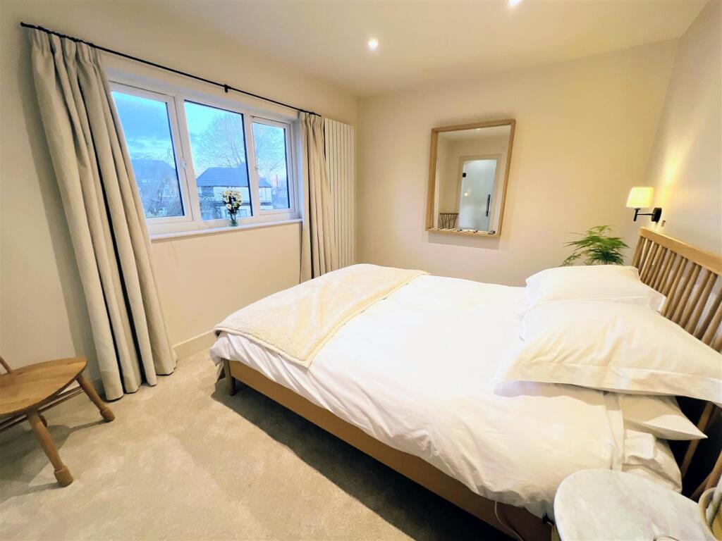 10 -558 Bedroom3.jpg