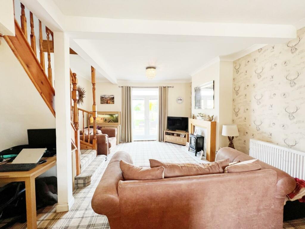Lounge pic 1.jpg