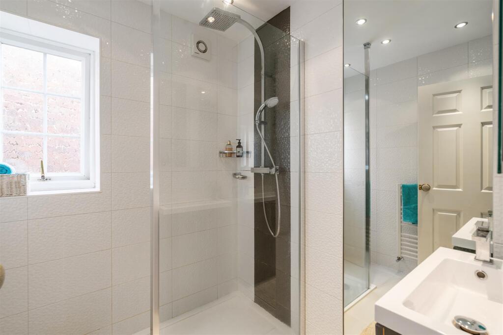 7 Beconsfield Close_18.jpg