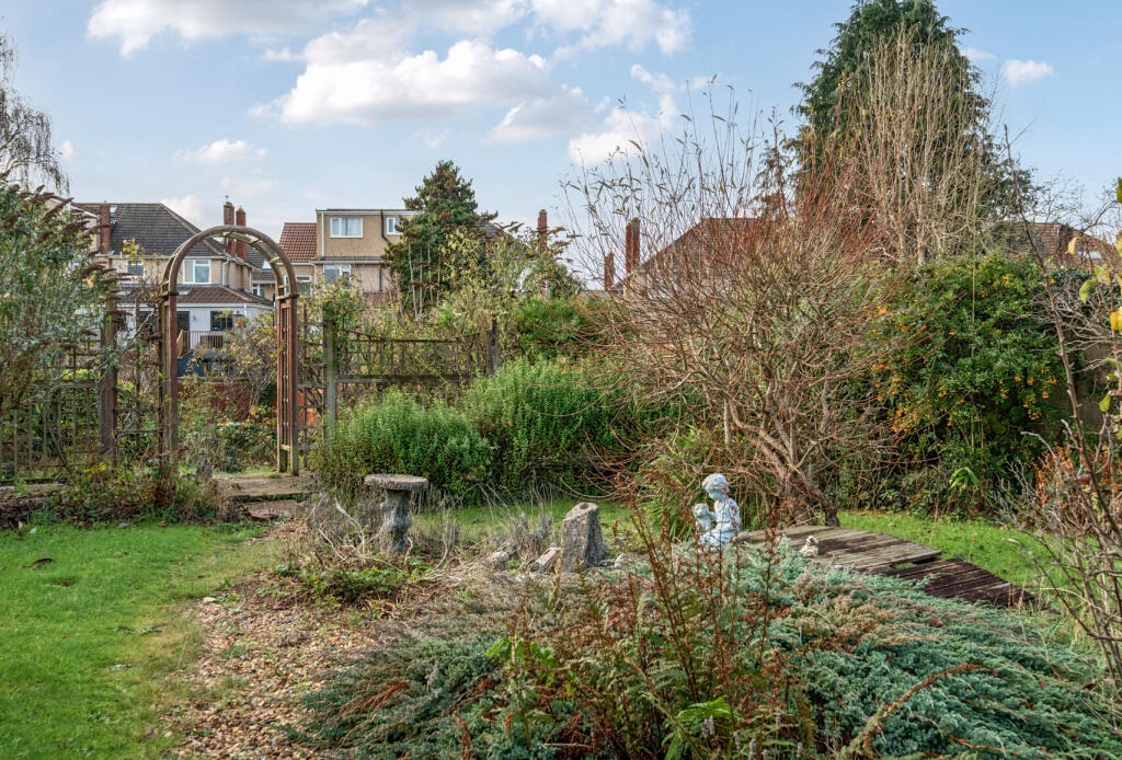 1384905-12-692456...