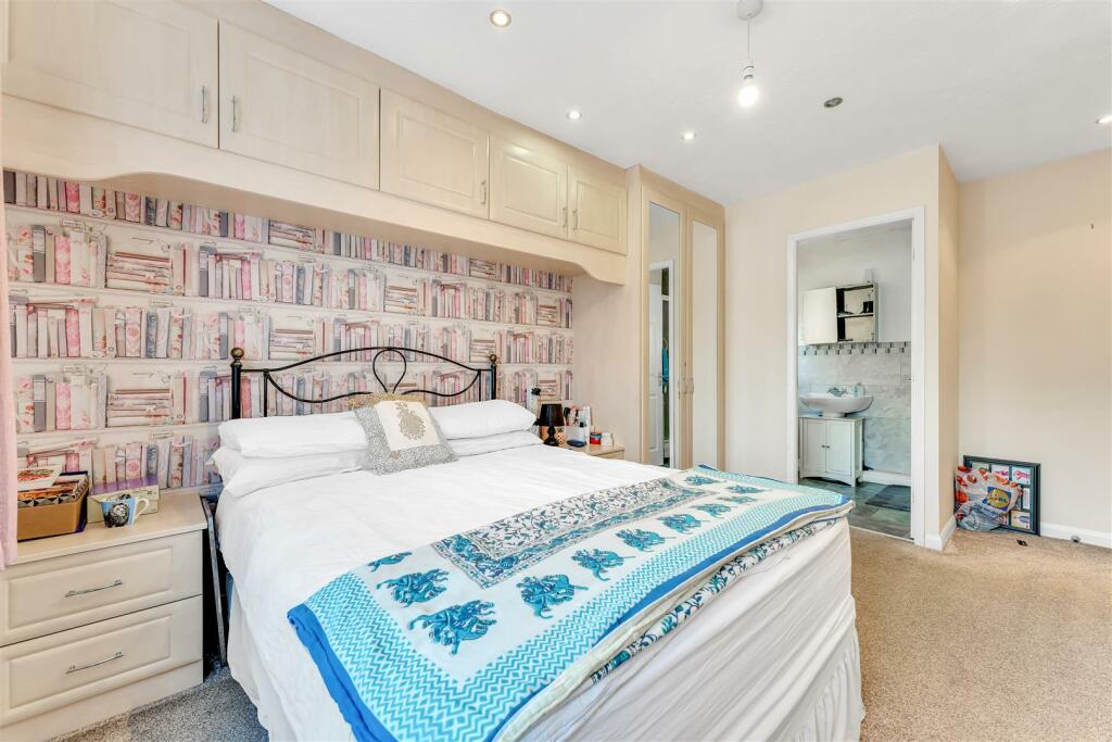 Master suite