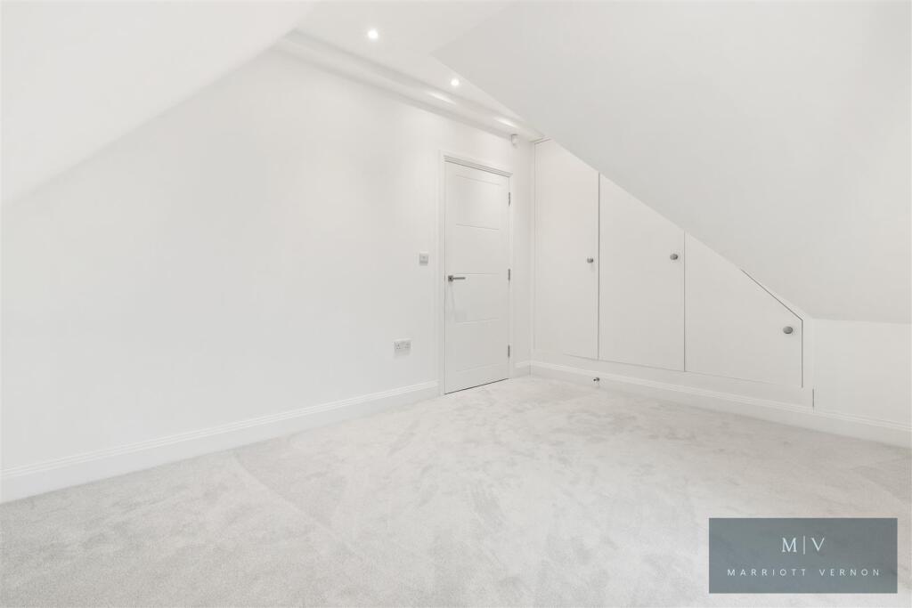 Brighton Road 218 5 MV-2.jpg