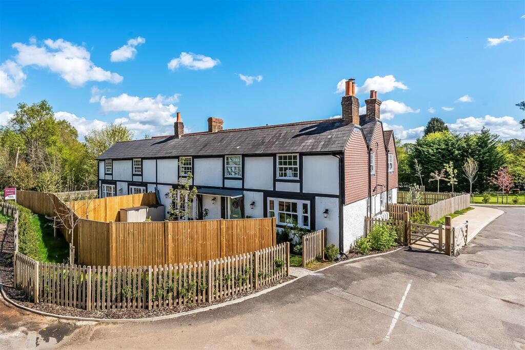 Dukes Court