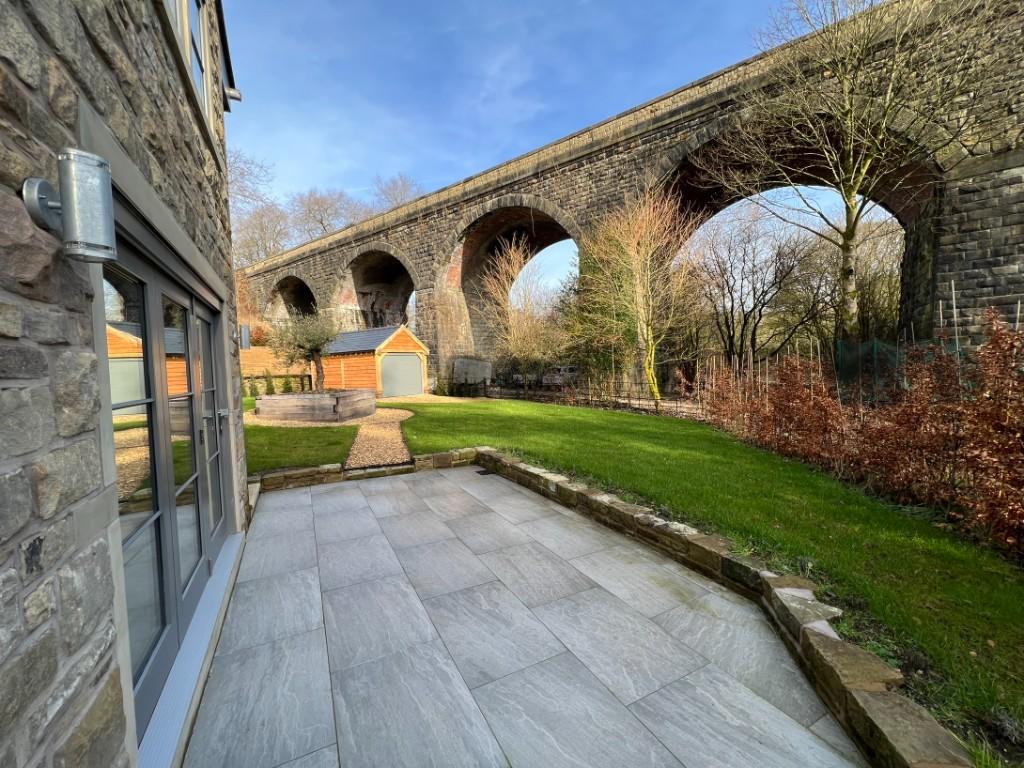 LIVING ROOM TERRACE