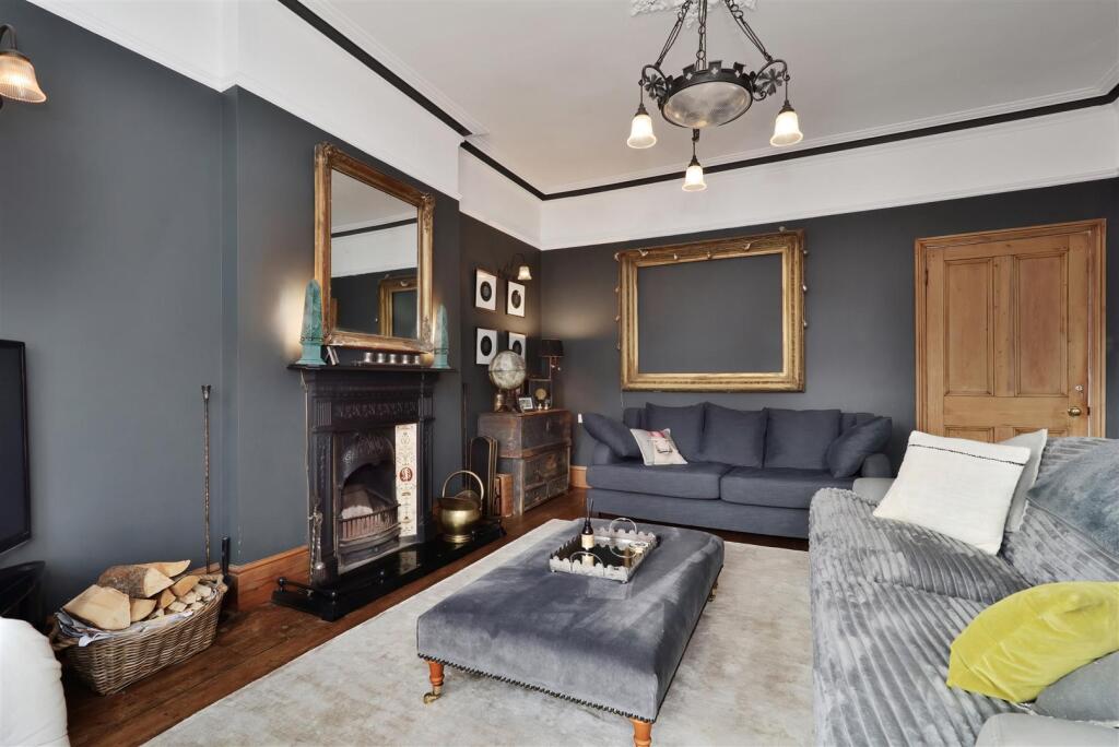 9 Raneleigh Street - (18).jpg