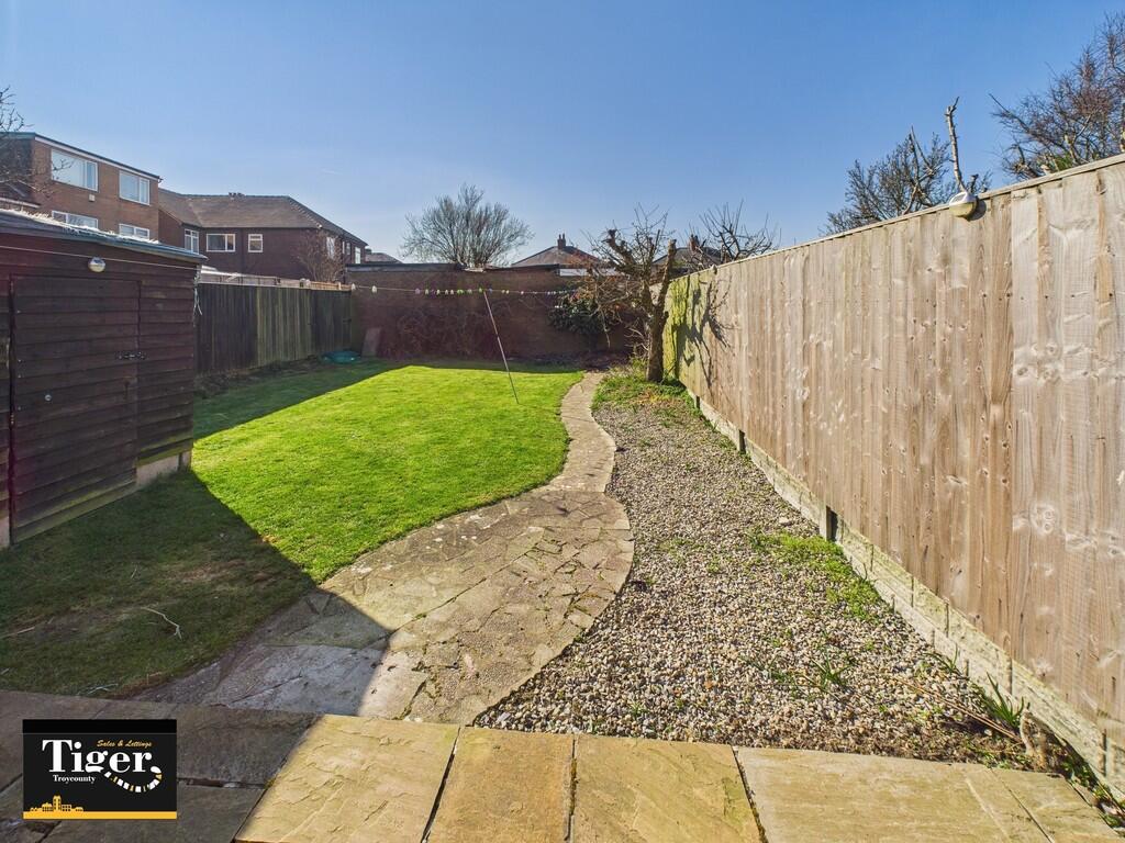 CAM02176G0-PR0523...