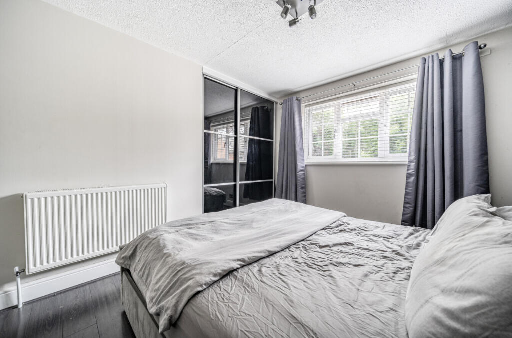 13290727689079e00b806