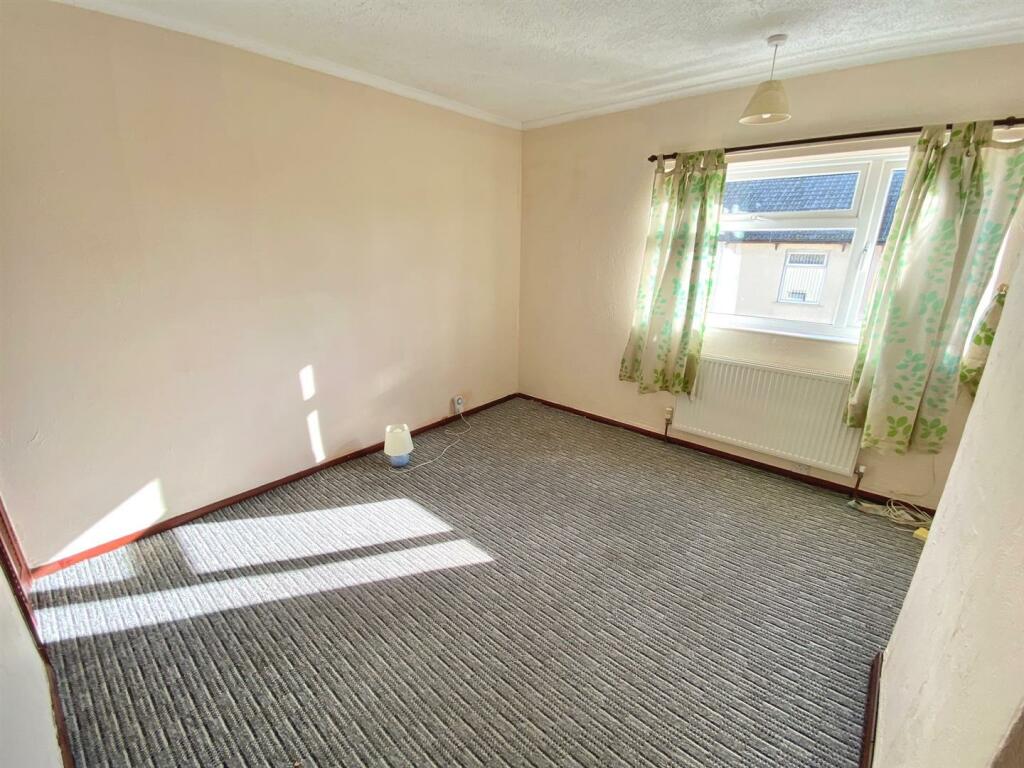 BED 1.jpg