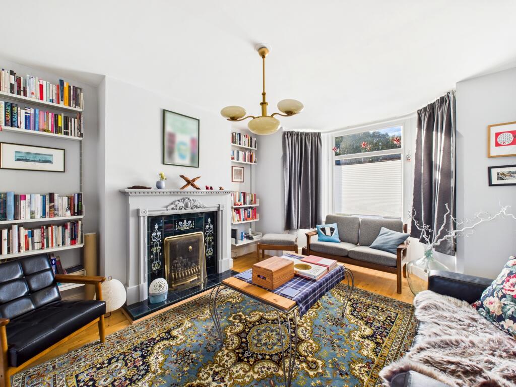 CAM05192G0-PR0185-STILL009