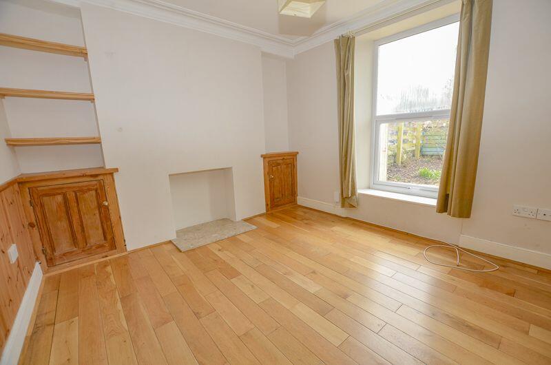 GROUND FLOOR BEDROOM OR LOUNGE