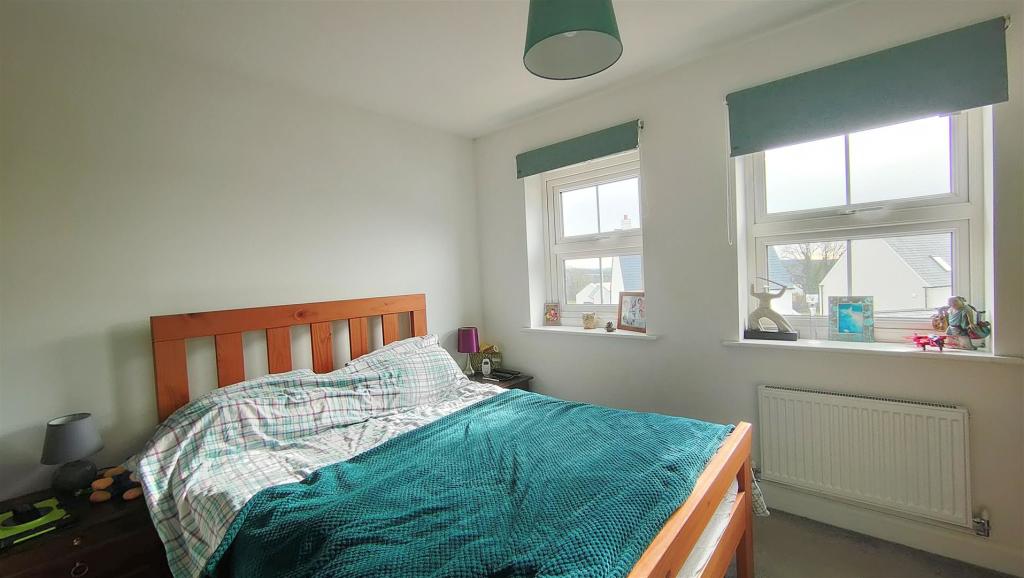 bed 1.jpg