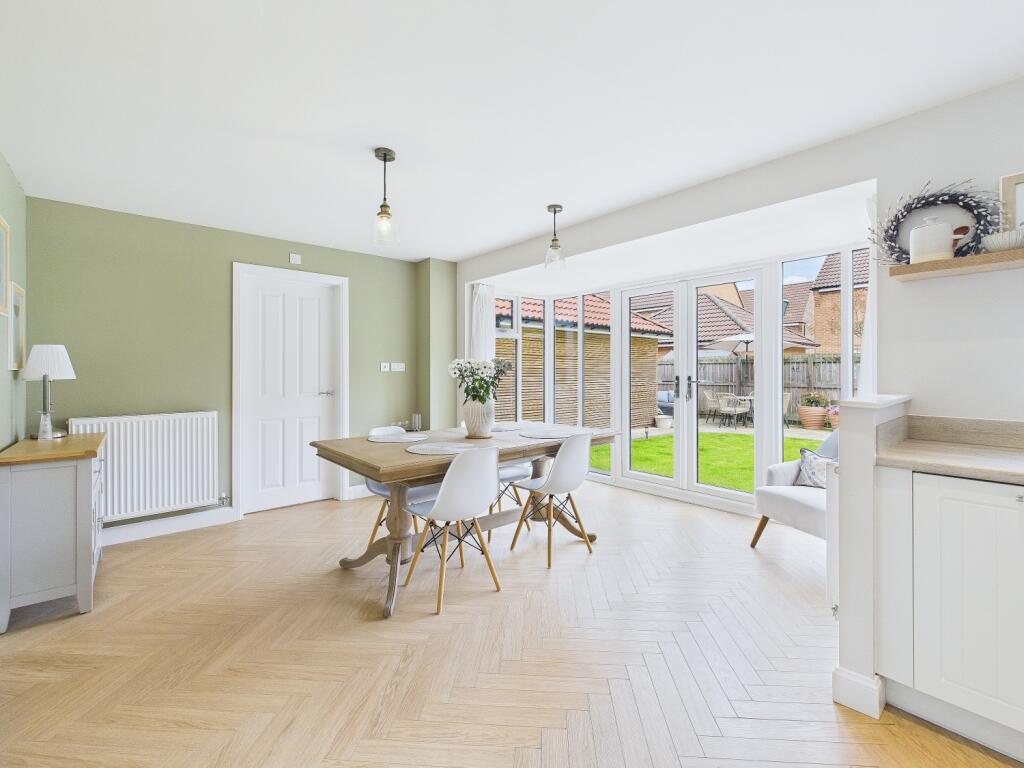 CAM03162G0-PR0107-STILL009