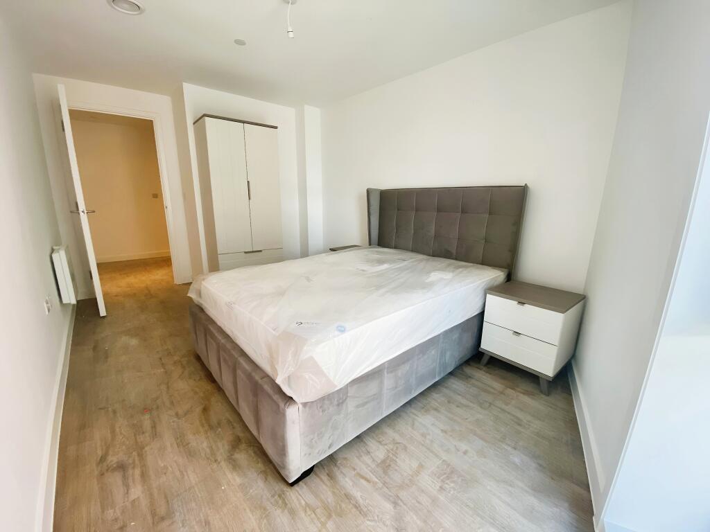 1c5f2cff-WhatsApp 20