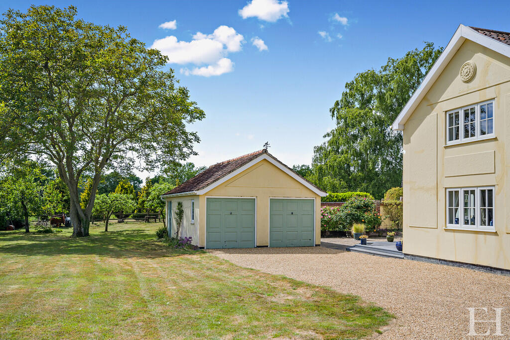 8647829-exteriorW...